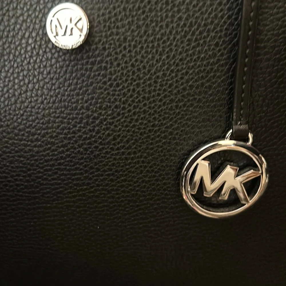 Michael Kors Maisie Large Pebbled Leather Tote Bag - Picture 2 of 11